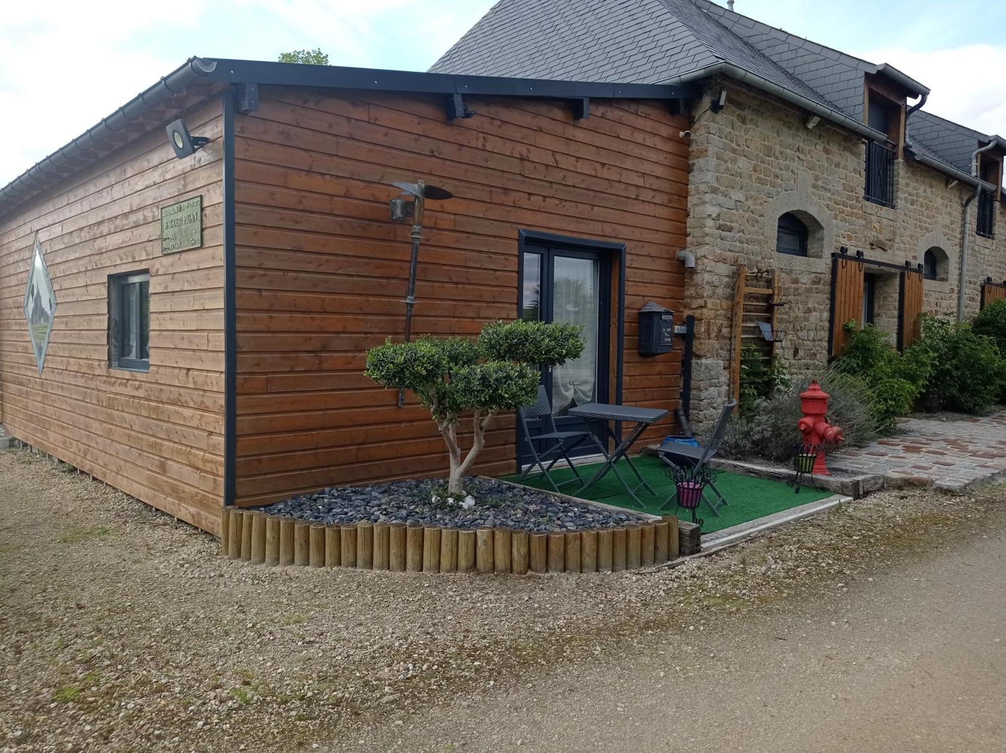 La Villa Saint-Martin Pontorson Exterior photo